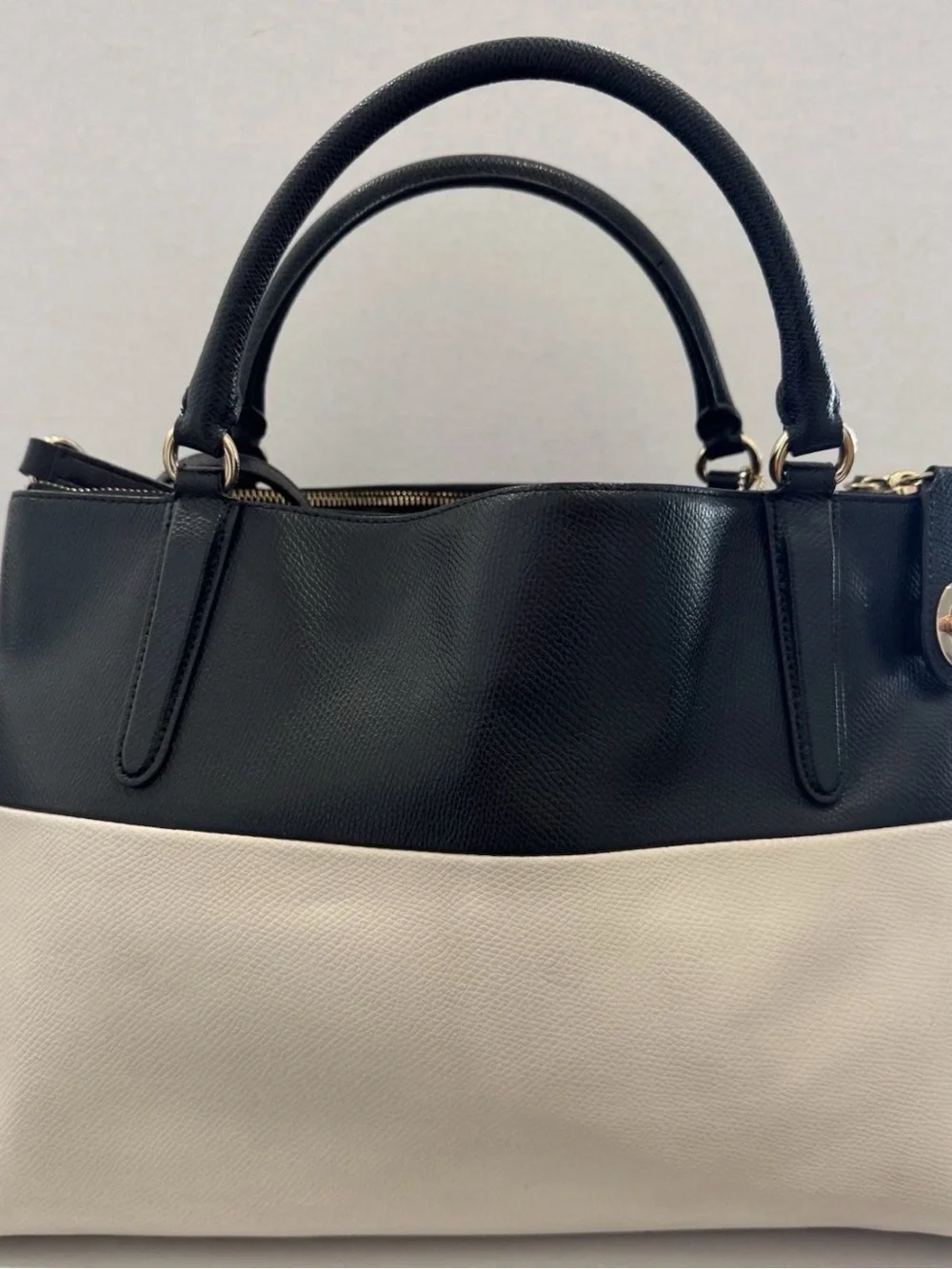 Coach Two-Tone Black and Cream Leather Tote-needs a touch of love - Picture 2 of 12